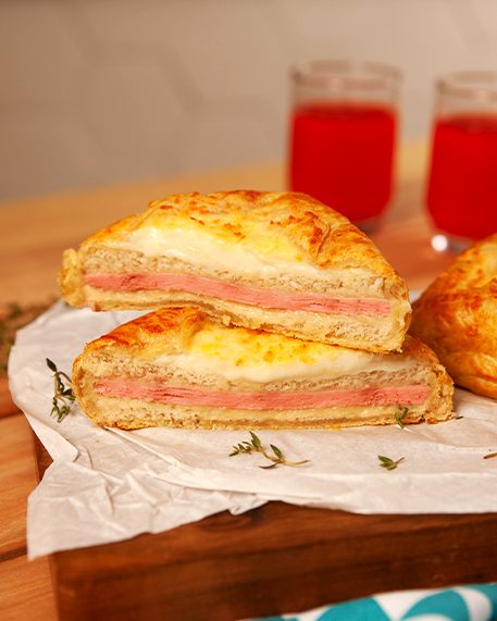Recomenda-se utilizar o queijo Parmesão fresco, preferencialmente ralado grosso.