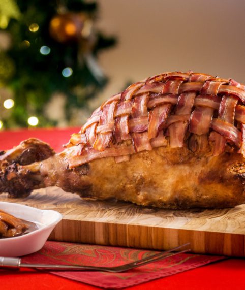 Pernil com Bacon Fatiado Aurora e Compota de Maçã